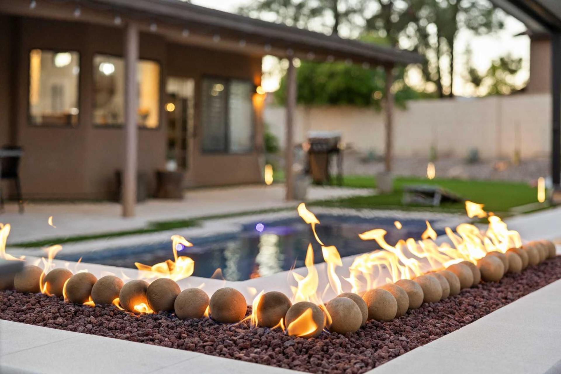 Rumah liburan Backyard Bliss - Firepit Putt Play Pool & Phoenix